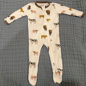 Kyte Baby 0-3m zipper footie “moo” print